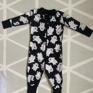 Hanna Andersson Black and White Ghost Print Kids Footie